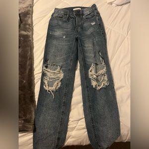 Like new ripped jeans/ Barely Worn